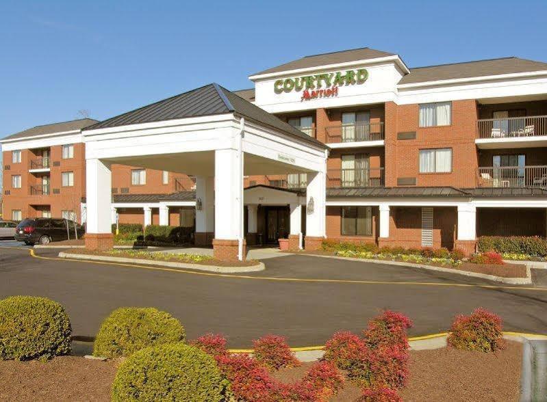 Отель Courtyard Newport News Yorktown Экстерьер фото